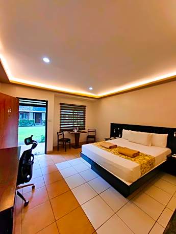 Standard Queen Room