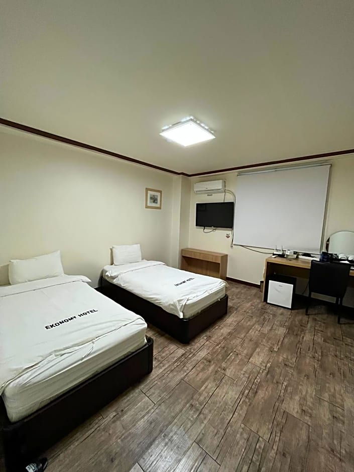 Ekonomy Hotel