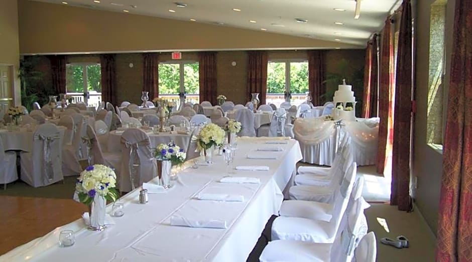 Ramada by Wyndham Galena Hotel & Day Spa