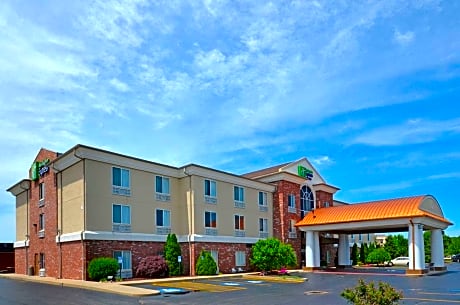 Holiday Inn Express Hotel & Suites Farmington