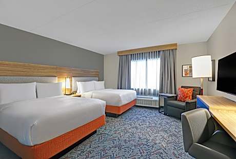 2 Queen Studio Full Kitchen