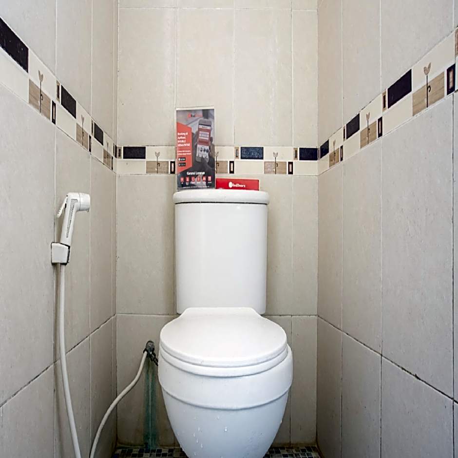 RedDoorz near Paralayang Batu