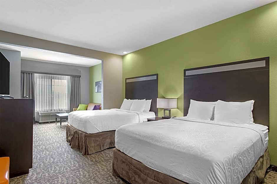 Best Western Plus Bay City Inn & Suites