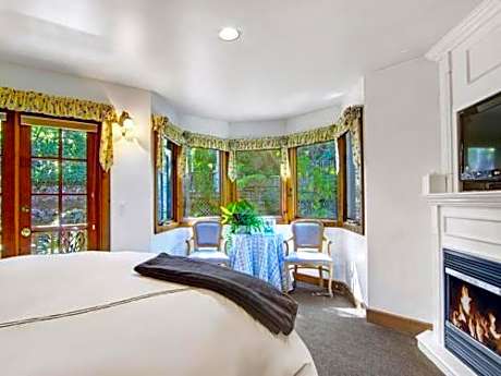 Executive Queen Room