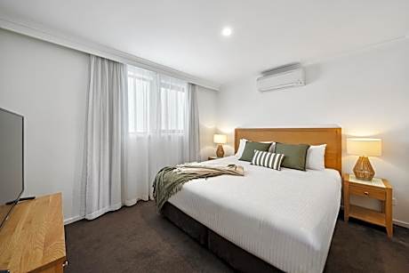 New Crossing Place Motel