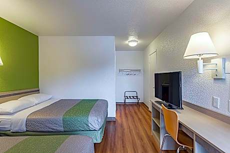 2 Full Beds | Micfridge