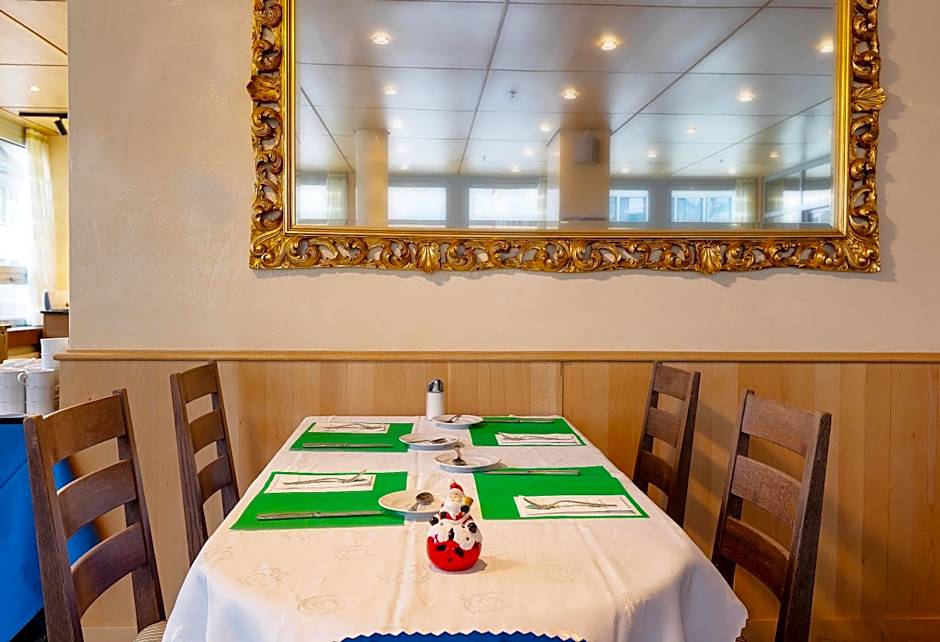 Hotel Linde - 24h Self Check-in