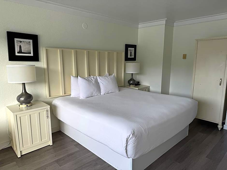 River House Inn, a Baymont by Wyndham