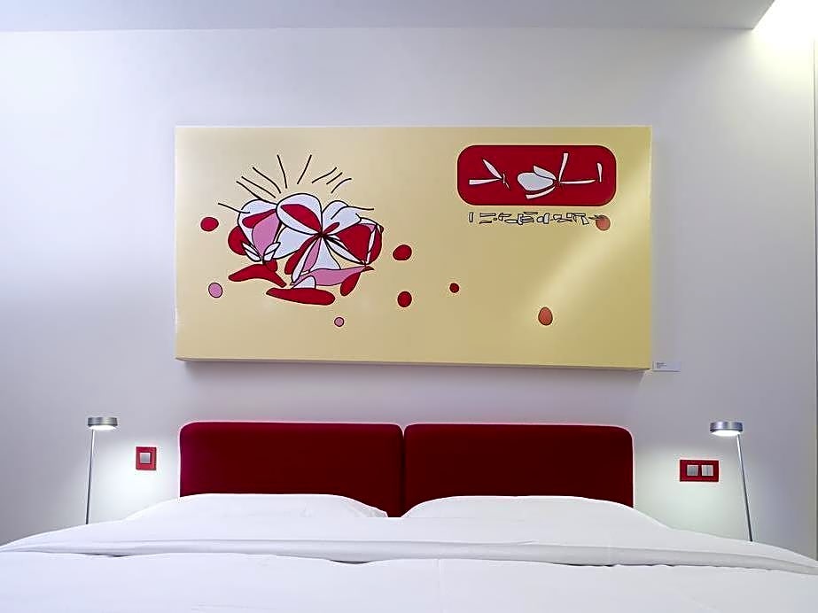 La Cour Des Augustins Boutique Gallery Design Hotel