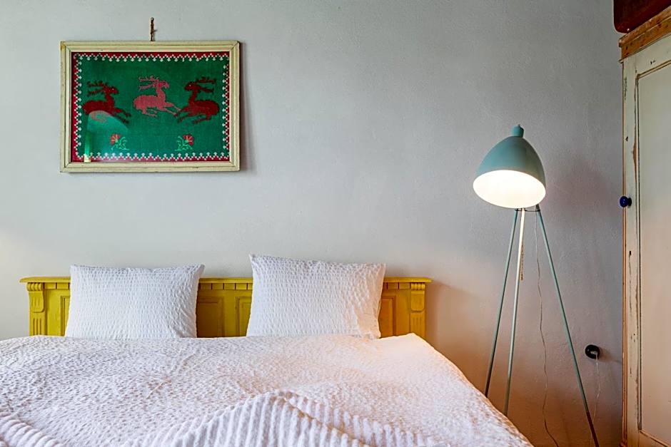 Viscri 32 - White Barn and Blue House