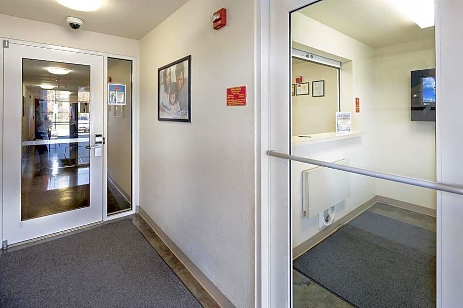 WoodSpring Suites Springfield