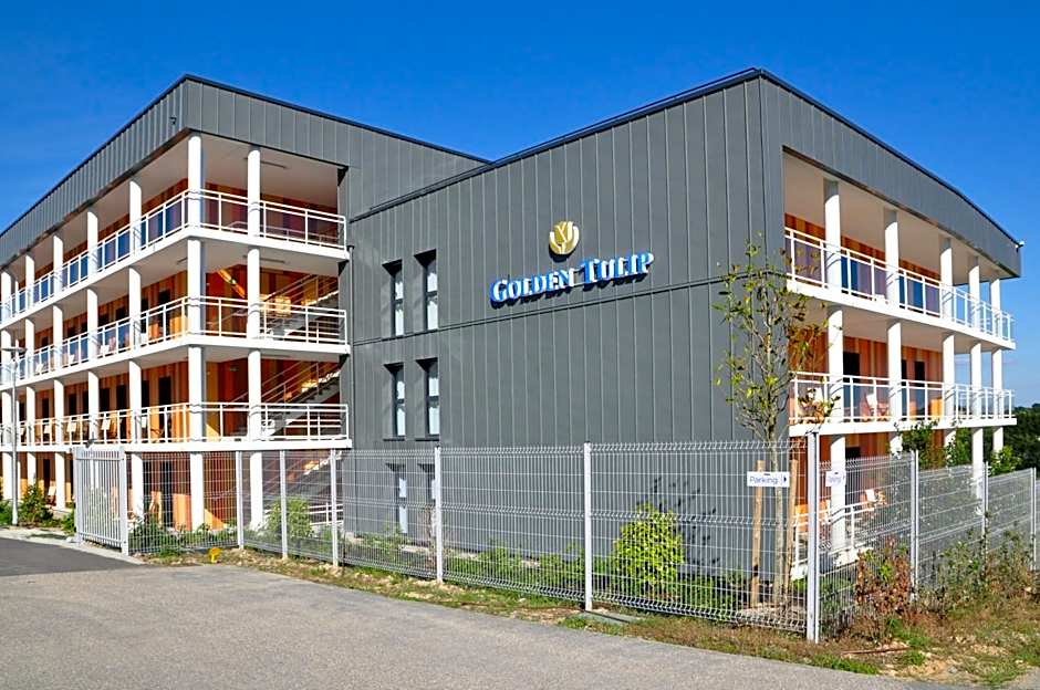 Golden Tulip Pornic Suites