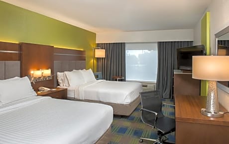 Room with Two Beds - Hearing Accessible - Non-Smoking