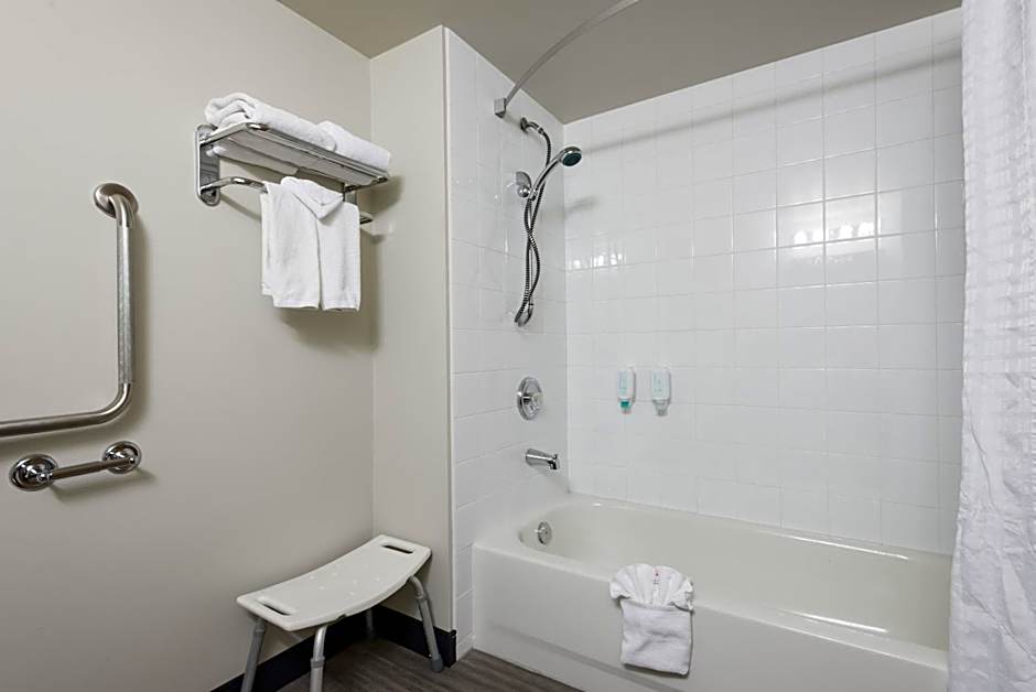 Super 8 by Wyndham Grande Prairie