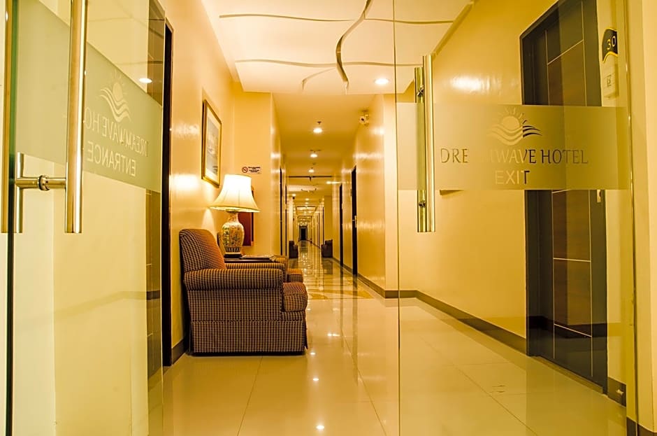 Dreamwave Hotel Lemery