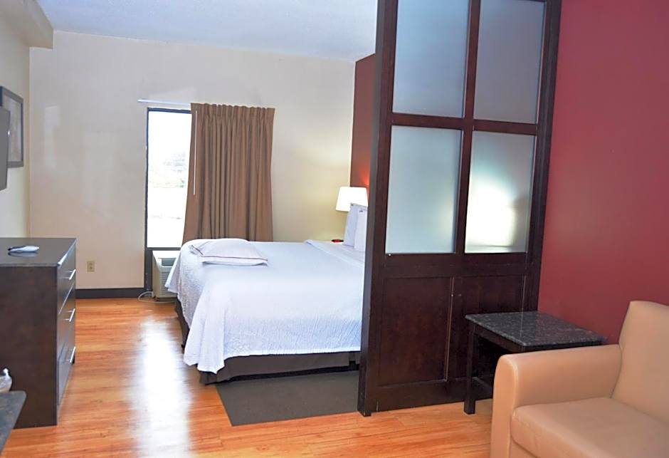 Red Roof PLUS+ & Suites Chattanooga - Downtown