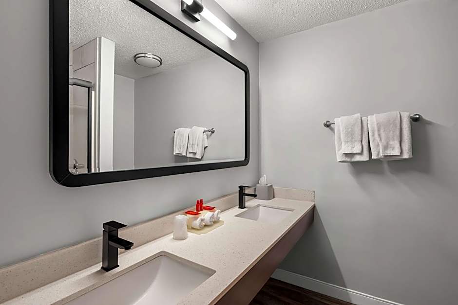 Best Western Fremont/Angola I-80/90 Toll Road