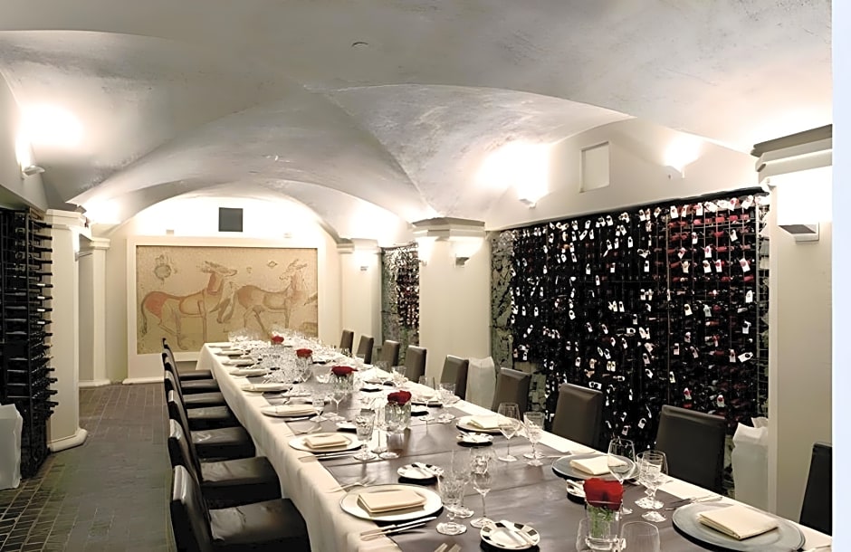 Fifteen Beacon Hotel