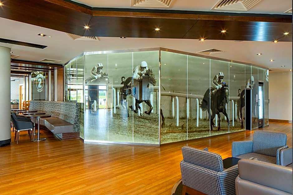 Holiday Inn Express London - Epsom Downs By IHG