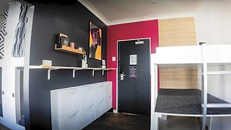 Bed in 18-Bed Mixed Pod Room