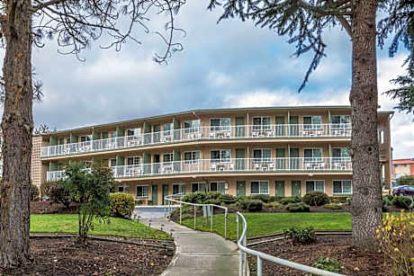 Riverfront Inn Roseburg