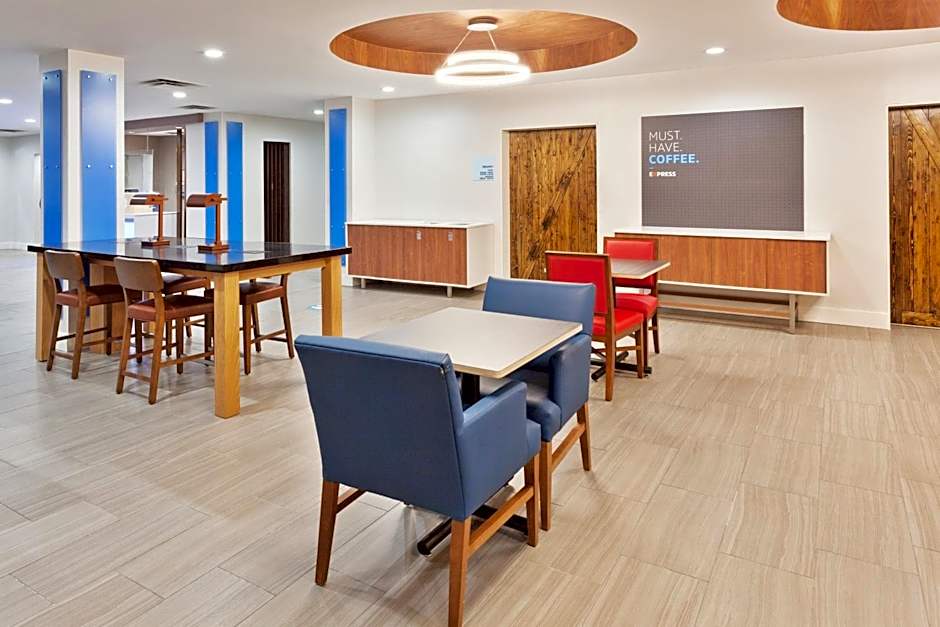 Holiday Inn Express Hotel & Suites Rome-East By IHG