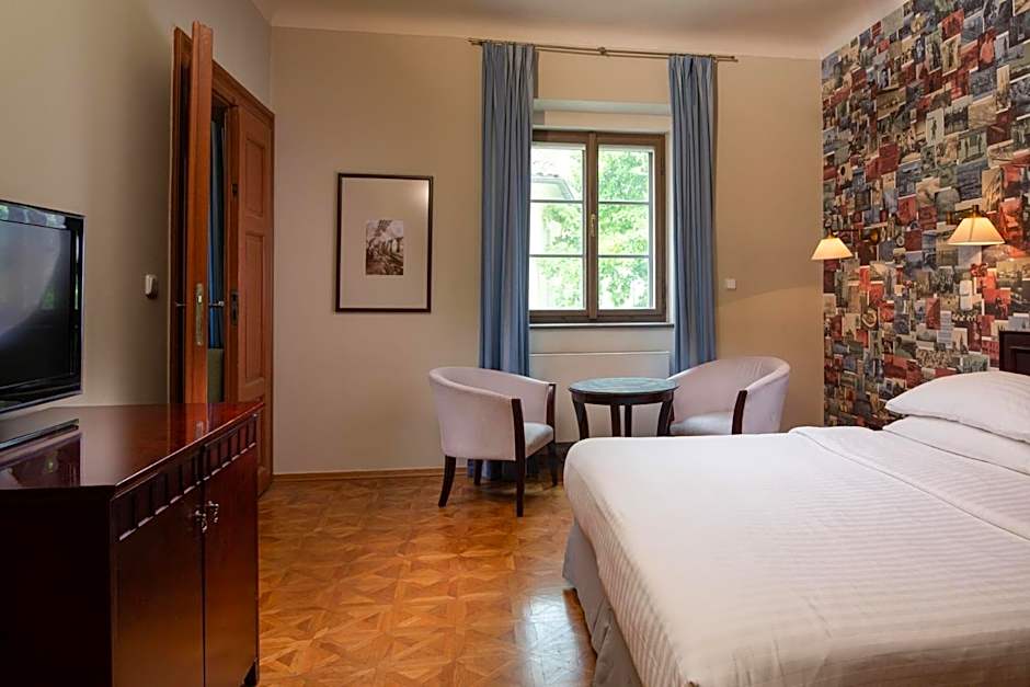 Charles Bridge Heritage Suites by SALVATOR HOTELS