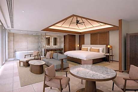Oceanfront Pool Villa (King bed)