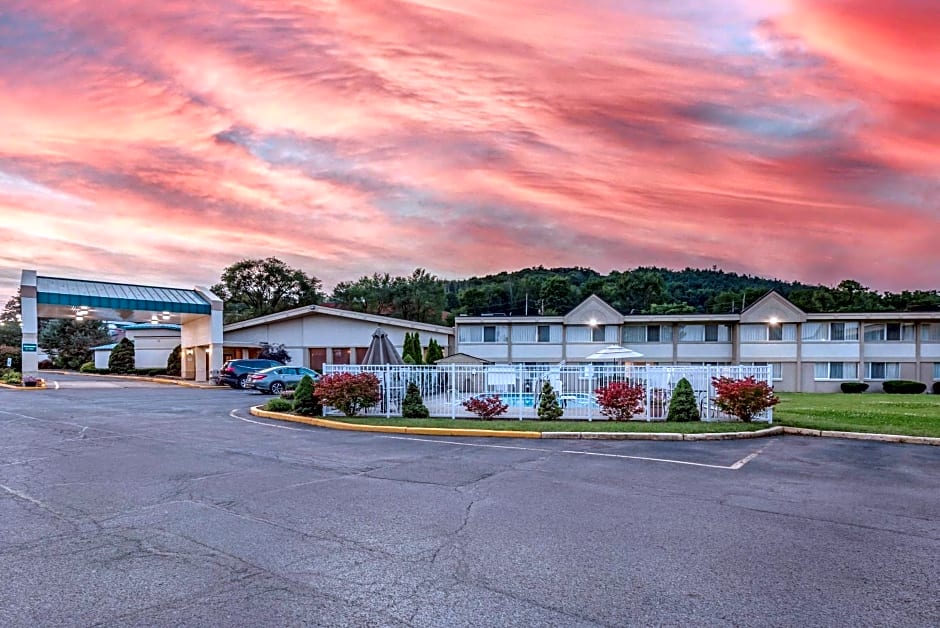 Quality Inn & Suites Vestal Binghamton Near University