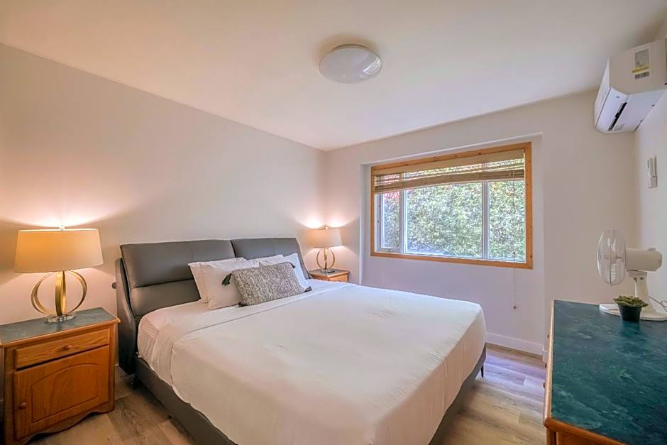Bow Valley Chalets-Entire 2 King Bedrooms townhouse