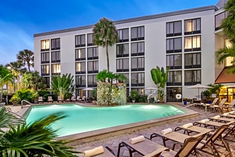 Crowne Plaza Hotel Fort Myers at Bell Tower Shops, an IHG Hotel