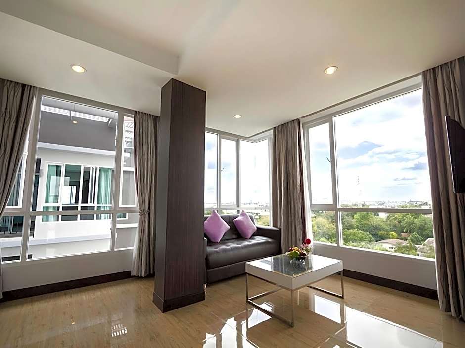 The Ozone Boutique Hotel