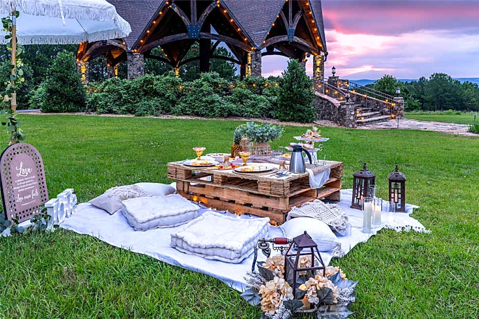 Aiden by Best Western Warm Springs Hotel and Event Center