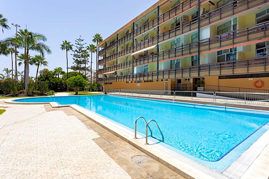 Seafront apartment just 200m from Las Vistas Beach