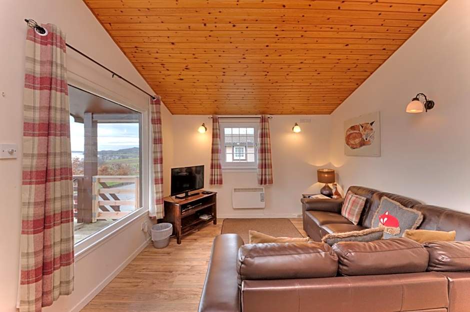 Appin Holiday Homes -Caravans, Lodges, Shepherds Hut and Train Carriage stays