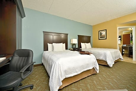 Queen Room with Two Queen Beds with Accessible Tub - Accessible/Non Smoking