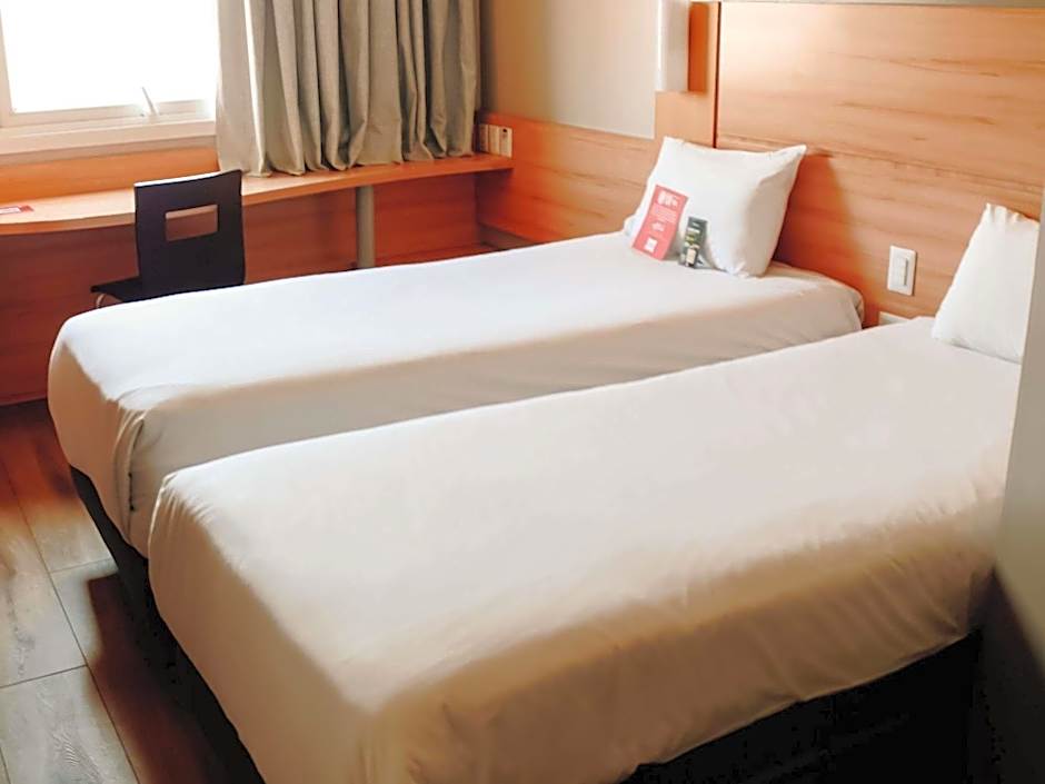 Ibis Santiago Providencia