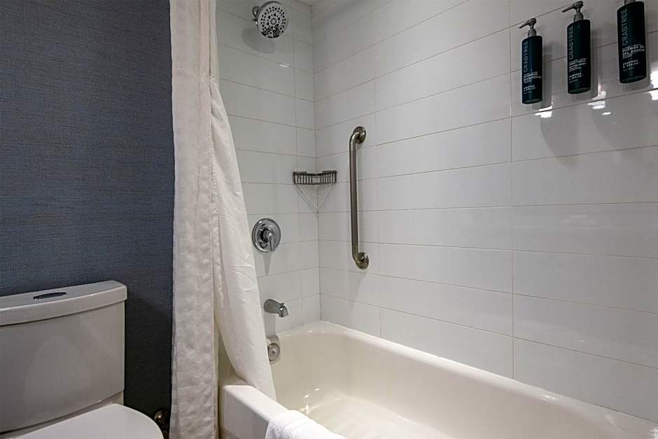 DoubleTree by Hilton West Edmonton