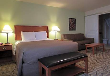 Queen Room with Kitchenette