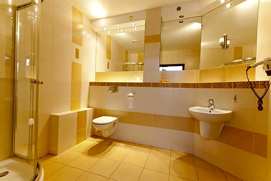 Hotel - Restauracja Koral