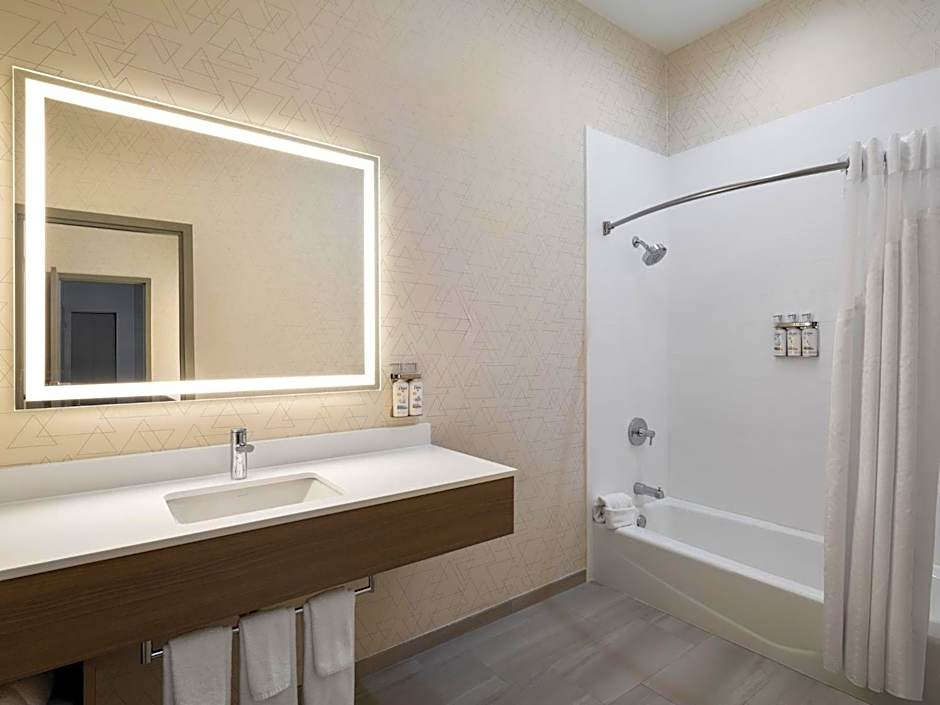 HOLIDAY INN EXPRESS MEADVILLE By IHG