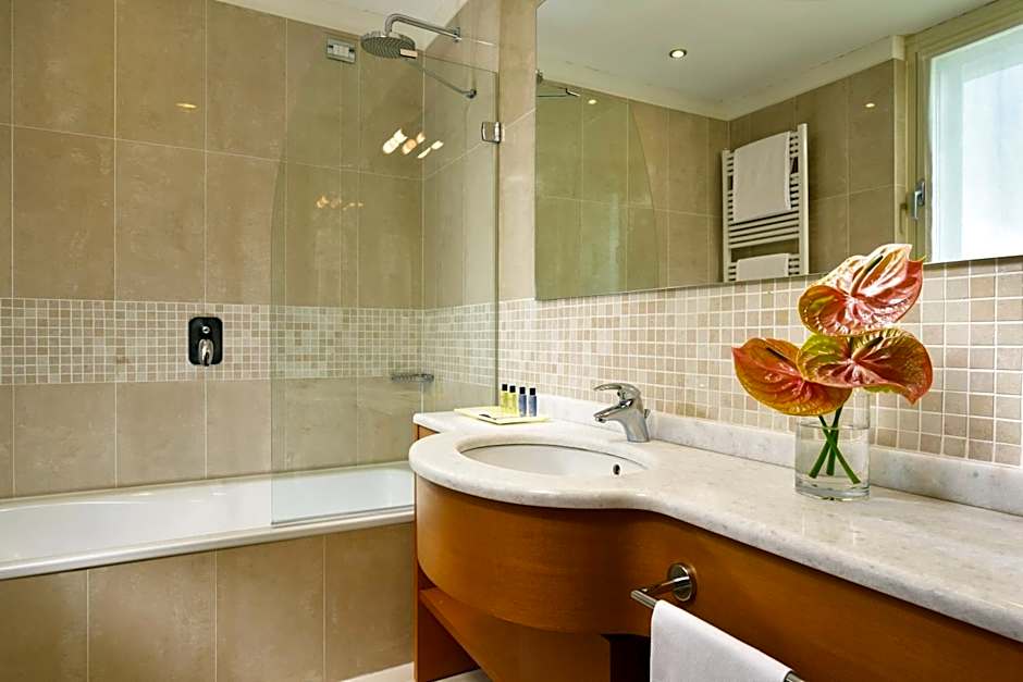 UNA Hotels The One Milano Hotel & Residence