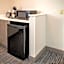 Holiday Inn Express & Suites Fairmont By IHG