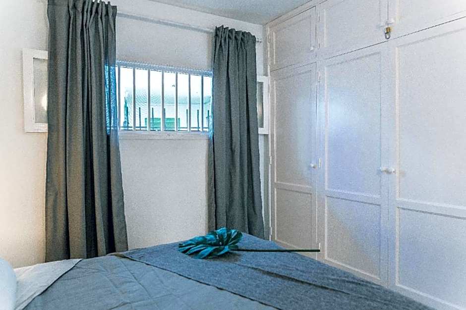 Central location in a great complex with 300mbps internet