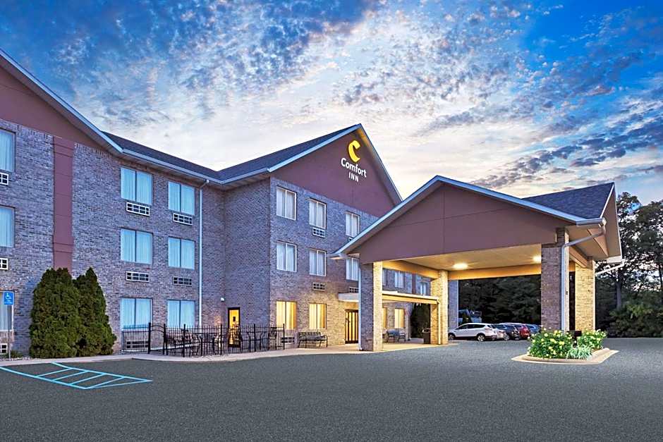 Comfort Inn Whitehall Near Michigan's Adventure