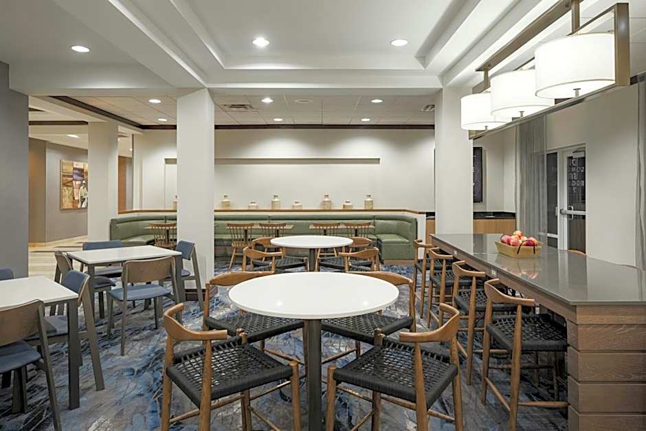 Fairfield Inn & Suites by Marriott Louisville East