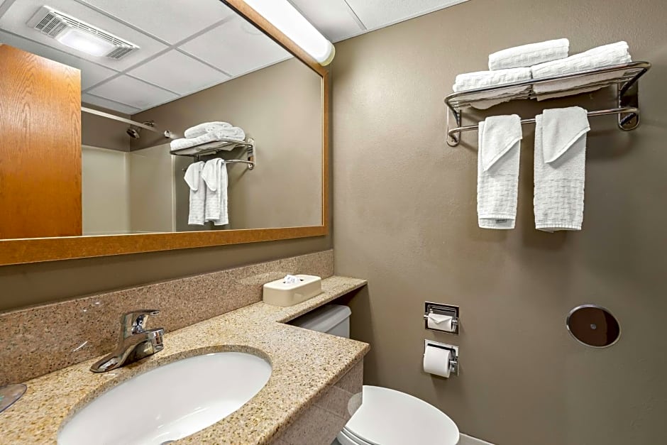 Best Western West Towne Suites