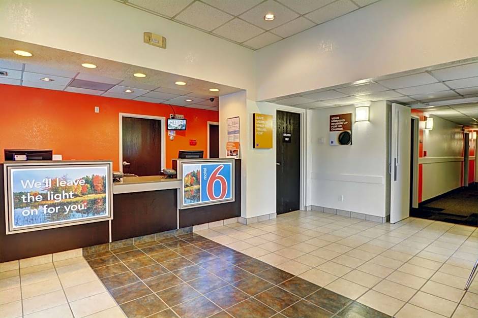 Motel 6-Seekonk, MA - Providence East