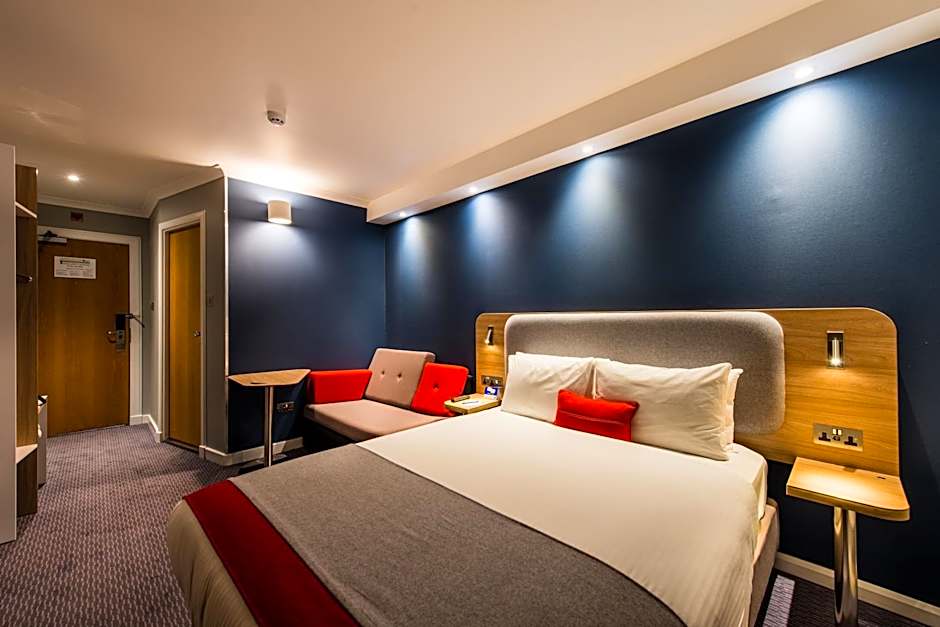 Holiday Inn Express Strathclyde Park M74, Jct 5 By IHG