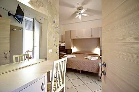 Economy Quadruple Room